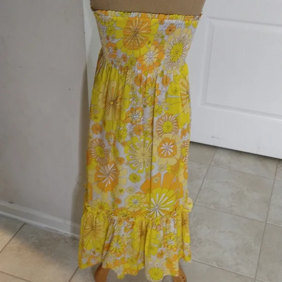 Julie Brown Hampton Floral Print Ruffle Hem Strapless Smocked Dress - Picture 4 of 7